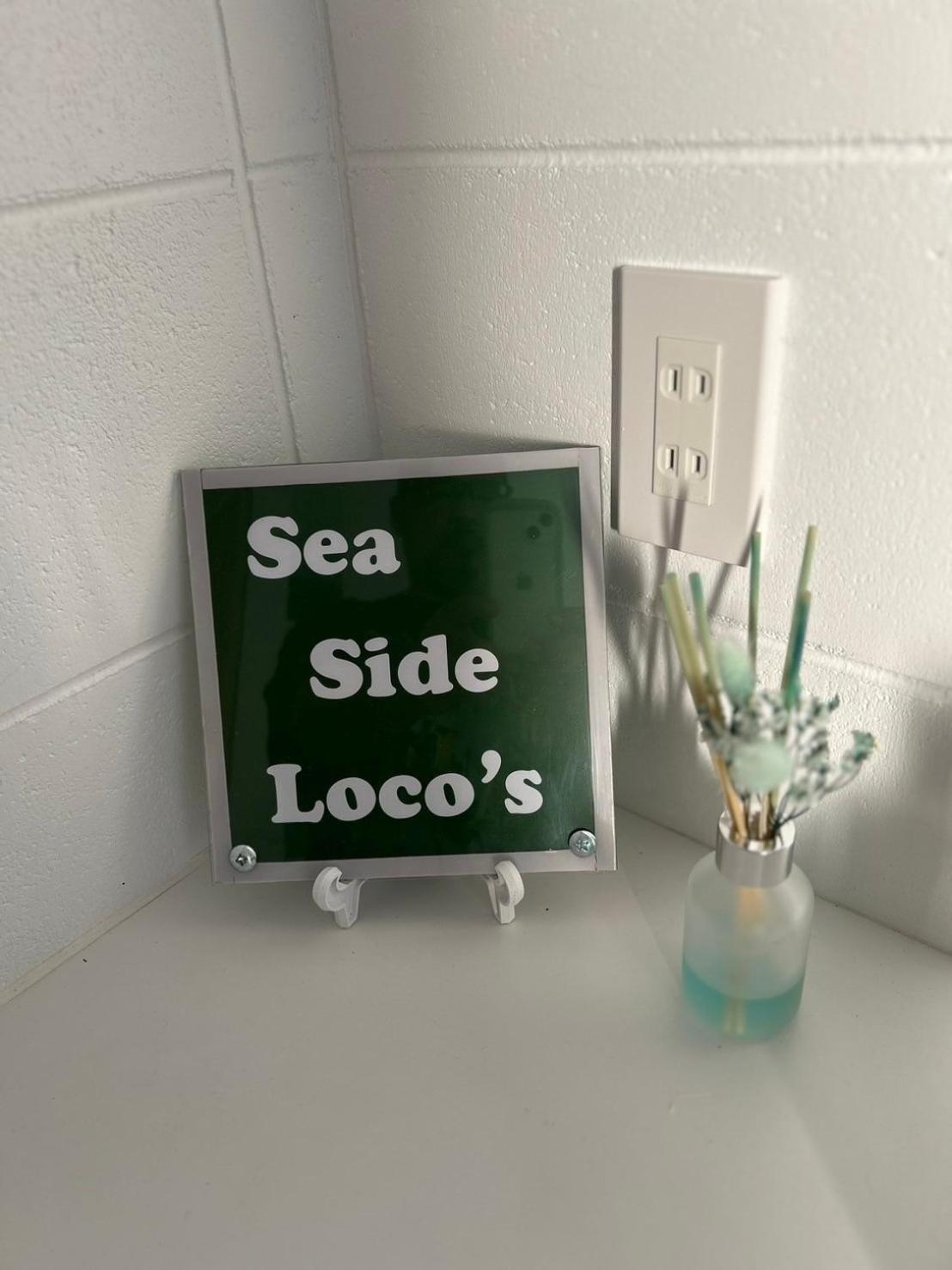 アパート Sea Side Loco's 屋嘉